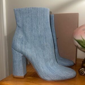 Statement Boots